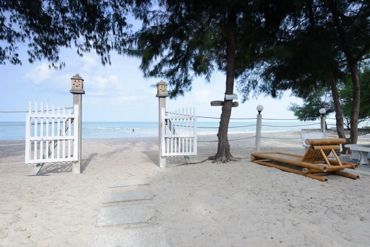 Baan Kratom Tong By The Sea Villa Cha-Am Exterior photo