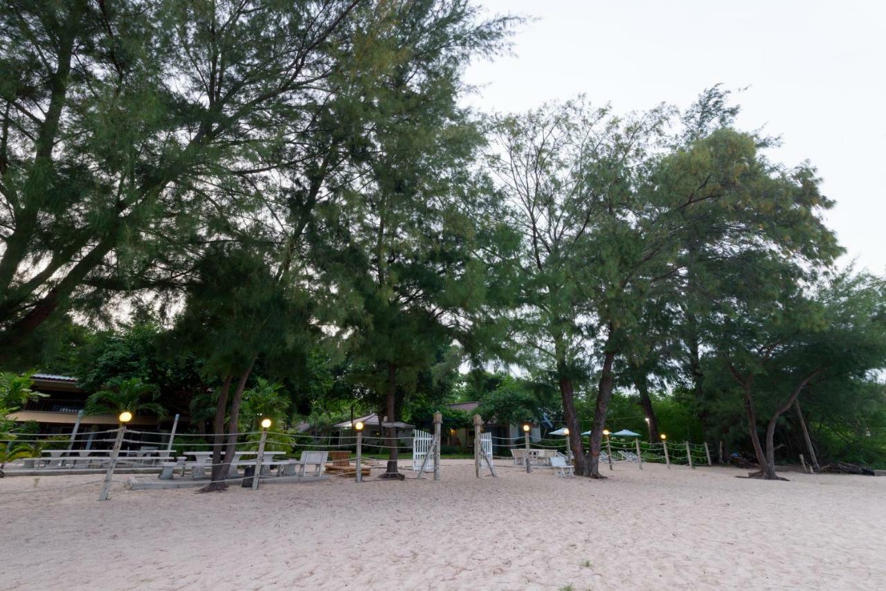 Baan Kratom Tong By The Sea Villa Cha-Am Exterior photo
