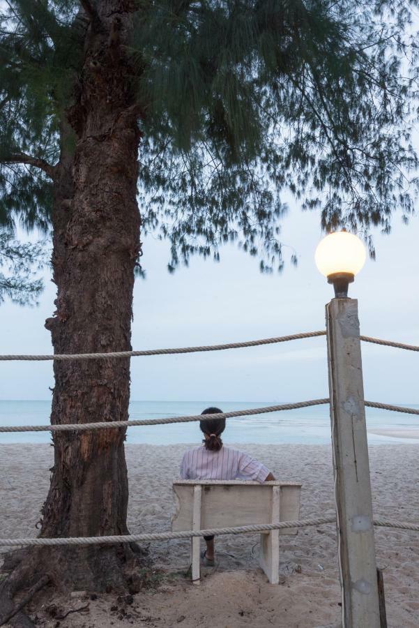 Baan Kratom Tong By The Sea Villa Cha-Am Exterior photo