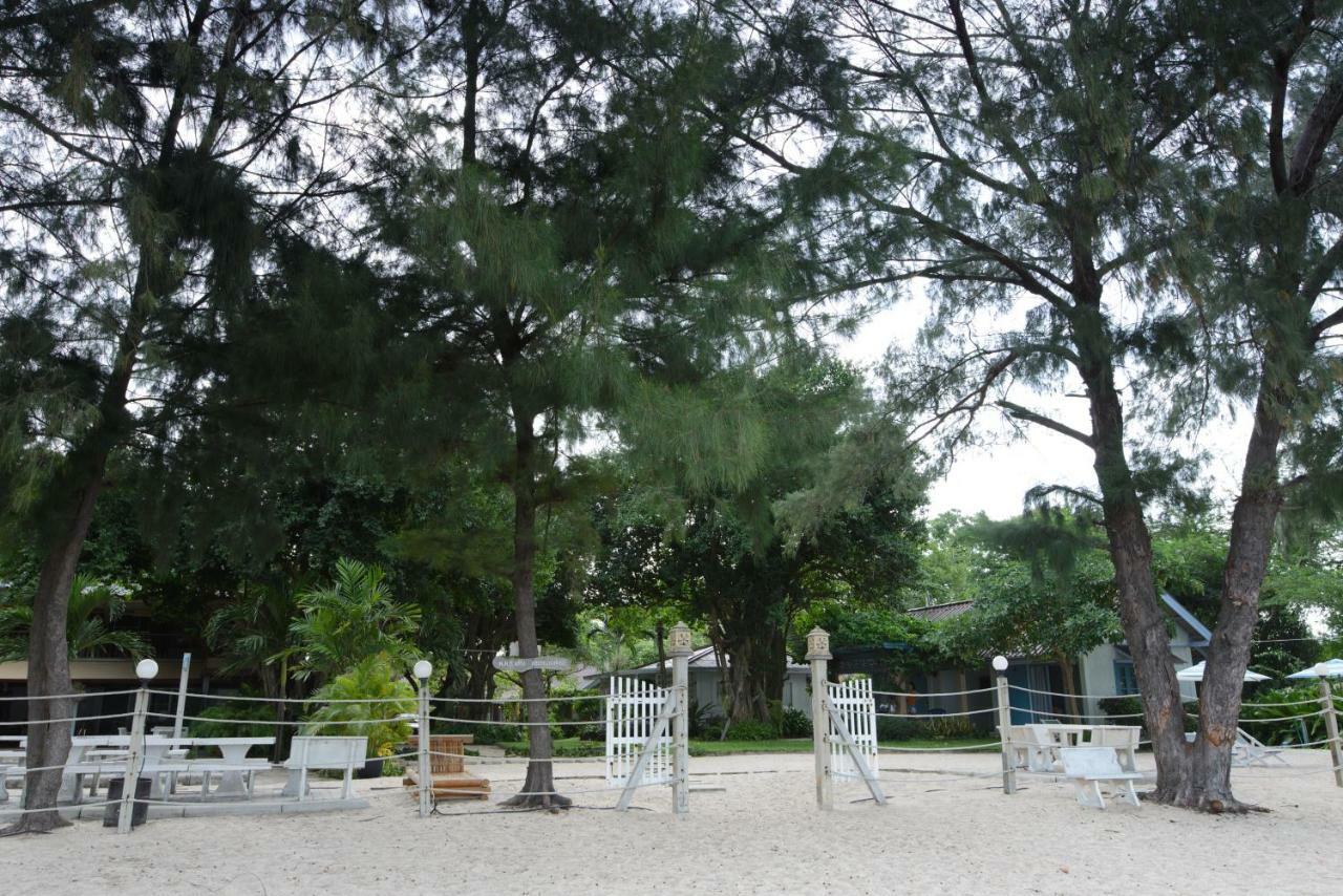 Baan Kratom Tong By The Sea Villa Cha-Am Exterior photo
