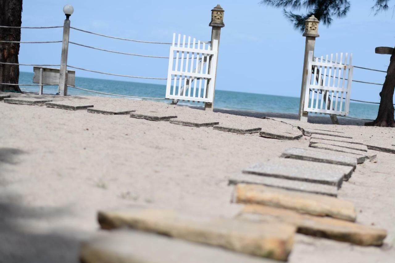 Baan Kratom Tong By The Sea Villa Cha-Am Exterior photo