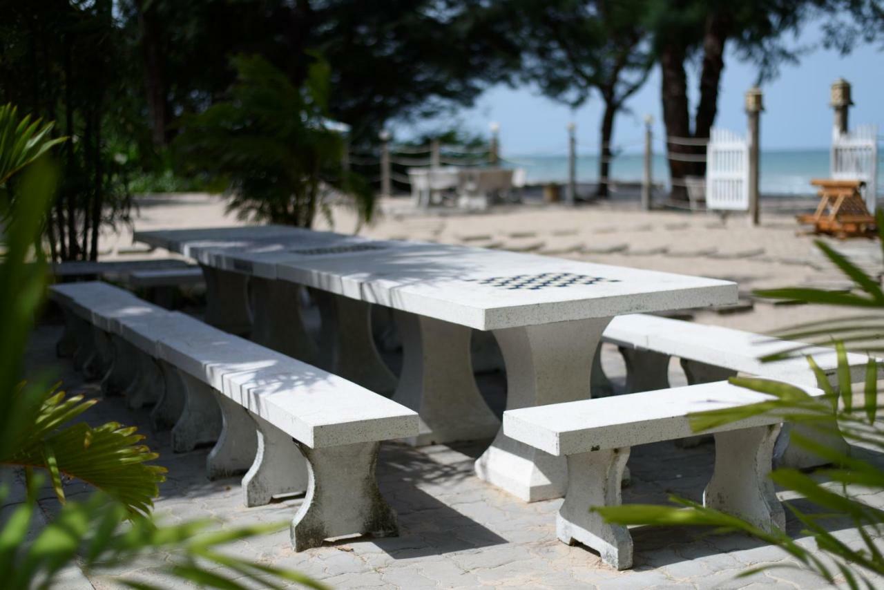 Baan Kratom Tong By The Sea Villa Cha-Am Exterior photo